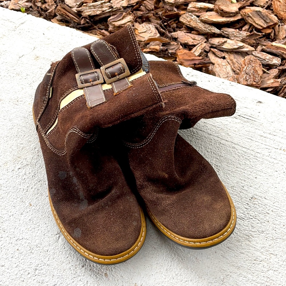 Leather boots